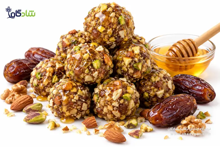 توپک‌های خرمایی با روکش آجیل و عسل - دسر شب یلدا